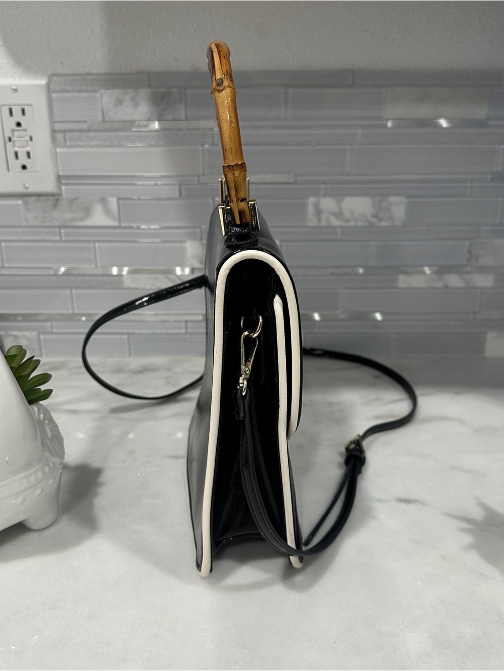 Urban Outfitters Black Crossbody Bag w/ Bamboo Handle – Chic & Compact - Picture 8 of 10
